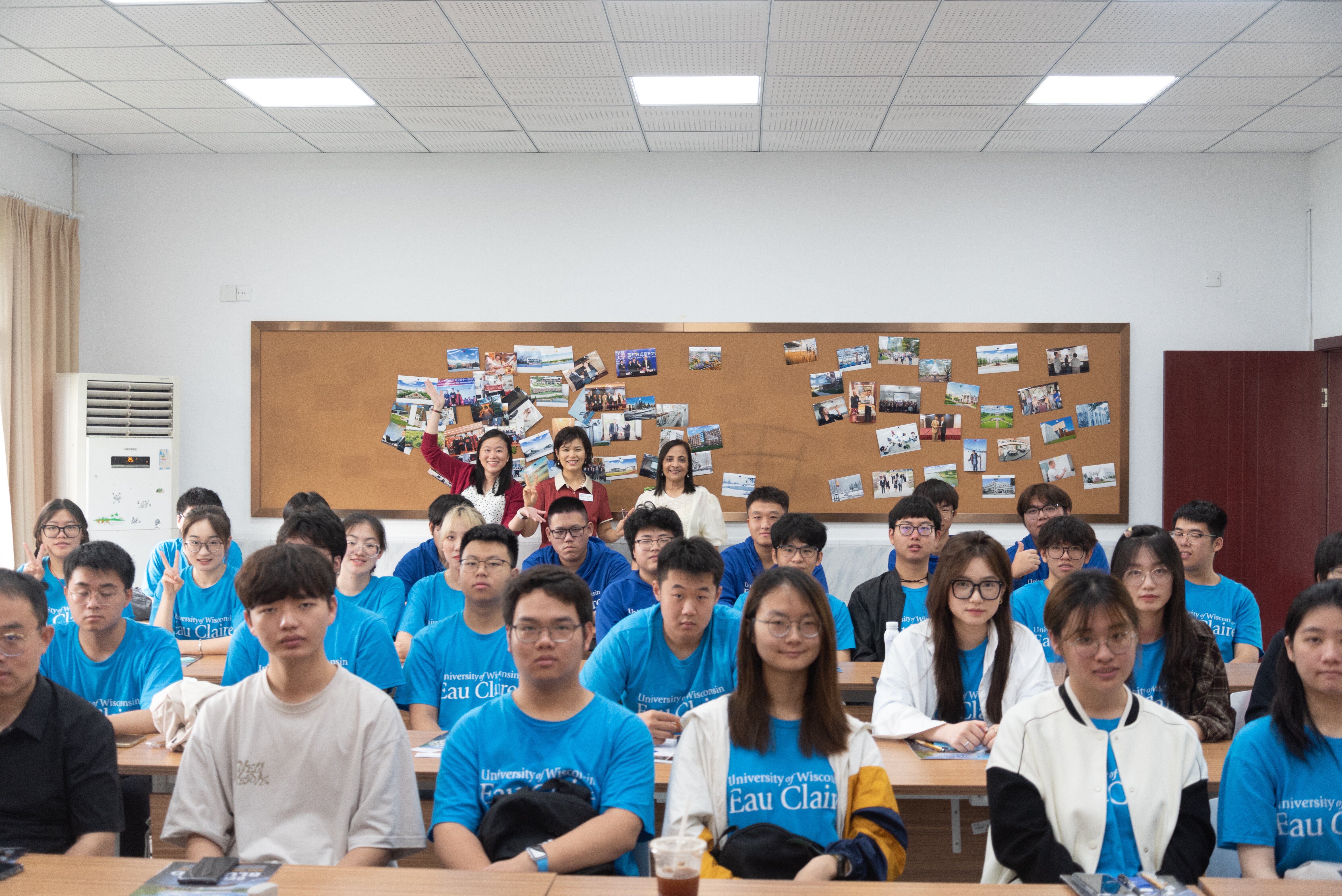 202306261687778352821318.jpg 见面会4.jpg